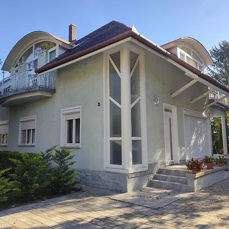 In - Balaton 53224 Apartman *