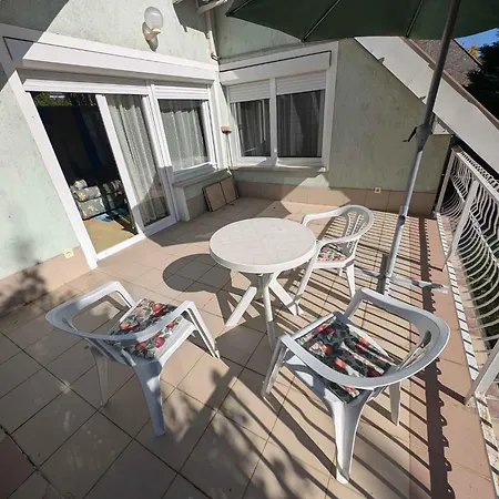 In - Balaton 53224 Apartman